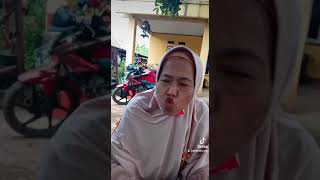 Download lagu Nenek nenek bikin ketawa mp3 Download lagu Nenek nenek bikin ketawa mp3