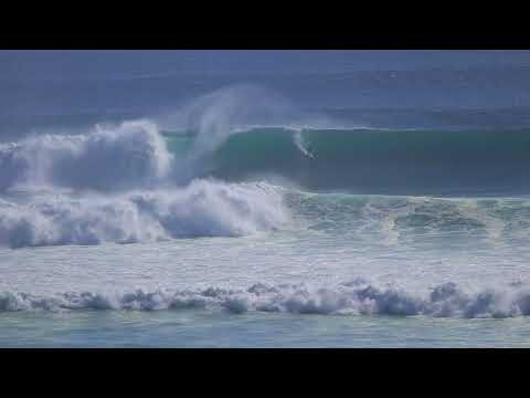 Big swell Uluwatu Bali, 9 september 2020