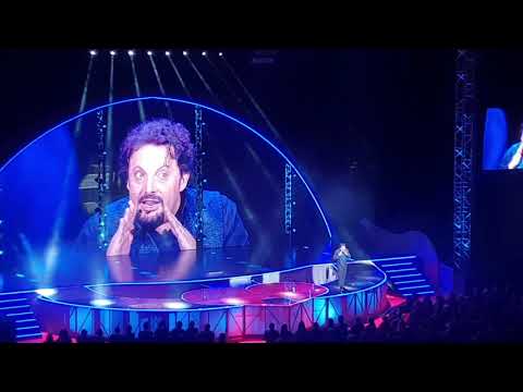 Enrico Brignano con Innamorato Perso