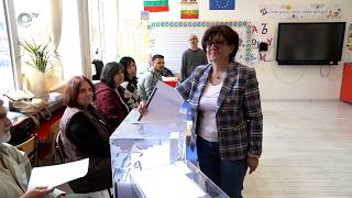 Кандидати за народни представители и водачи на листи в Кърджали също упражниха вота си.