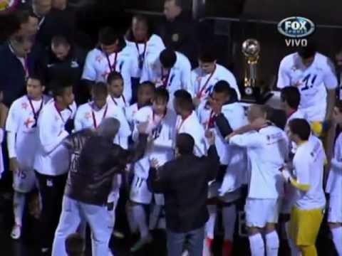 Neymar festejó la Recopa bailando el 'Gangnam Style'