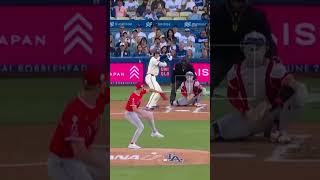 大谷翔平の鋭い視線に村上宗隆が思わず苦笑い？ベンチで起きた“緊迫の数秒”が大論争 #大谷翔平 #村上宗隆