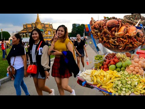 Amazing Walking tour Exploring food at Riverside Phnom Penh - Cambodian street food