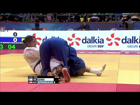 female judo choke out 14