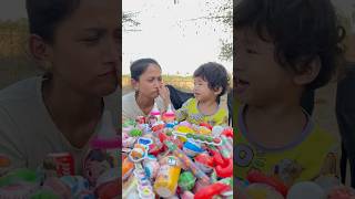 Download lagu Baby is looking at the candy🍭👌🫢#viral #shorts #funny mp3