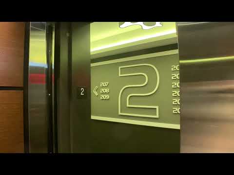 Fast 350 FPM Traction Elevators At The NobleDEN Hotel In NYC
