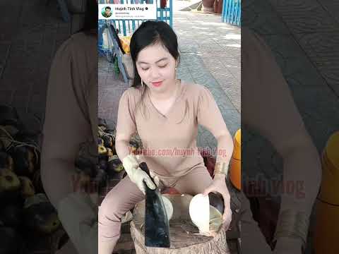 em gái tách trái thốt nốt mà sao lạ lắm