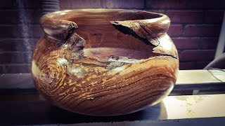 Woodturning a Crotch Bowl with Red Oak