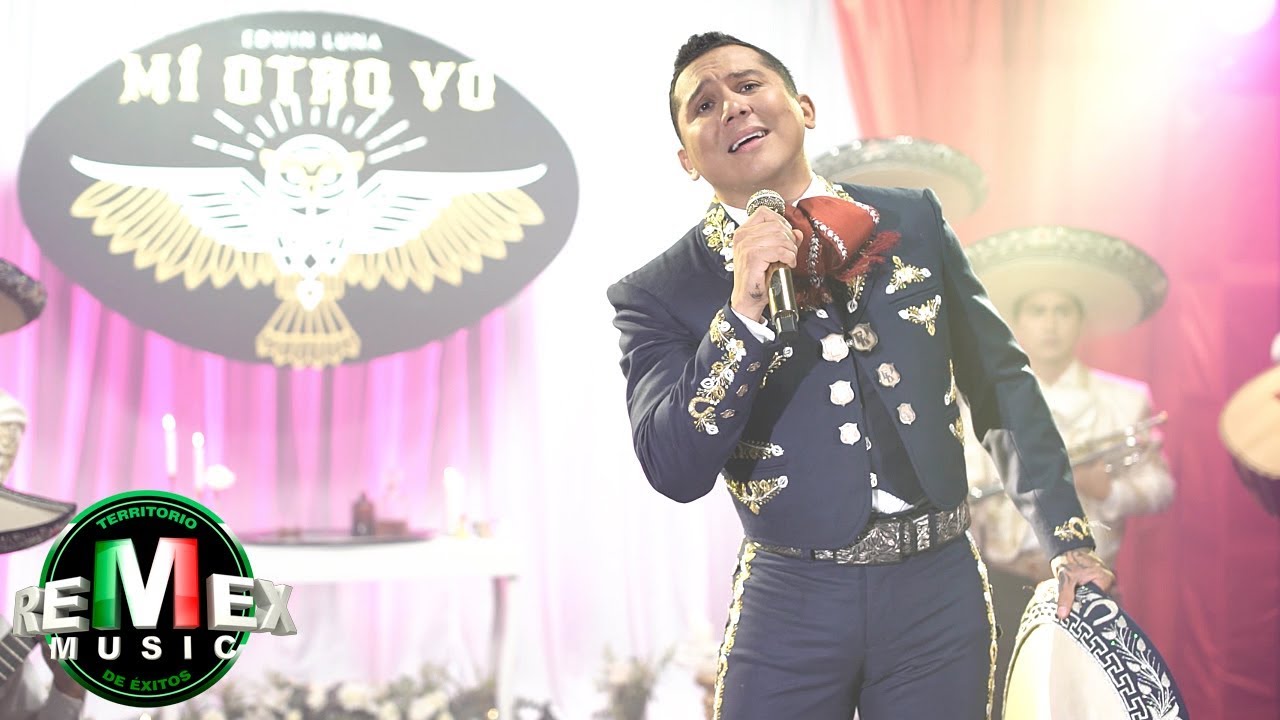 Edwin Luna y La Trakalosa de Monterrey - Como yo te amo (Video Oficial)