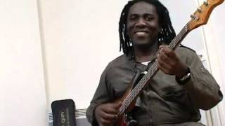 Video thumbnail for Richard Bona's new Bass: De Gier BeBop, part 3 by degierguitarsbasses