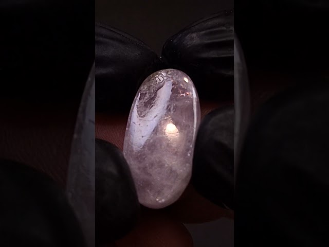 حجر كونزايت طبيعي مفحوص و موثق بشهادة مختبر