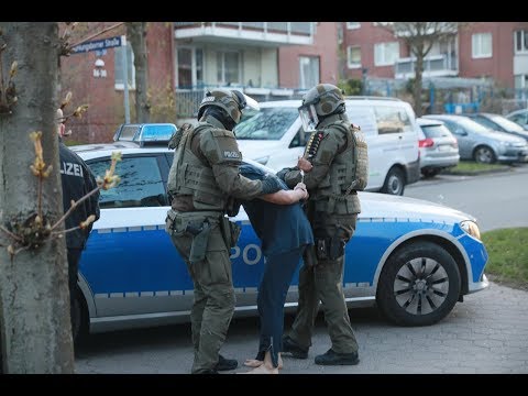 Zugriff in Hamburg-Rahlstedt: SEK nimmt Mann für Abschiebung fest