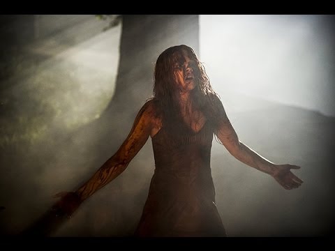 Carrie (Starring Chloe Grace Moretz) Movie Review