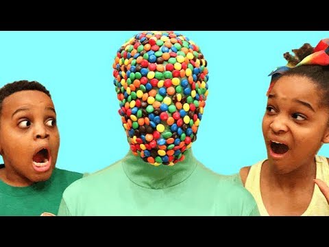 GIANT CANDY M&M MONSTER - Shiloh and Shasha - Onyx Kids