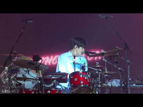 DAY6 GRAVITY in NYC "Mashup" Dowoon focus