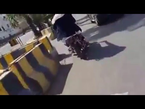 #عاصفة_الحزم | الحوثي متنكراً على دراجة نارية خوفاً من طائرات التحالف في زيارته للحديدة