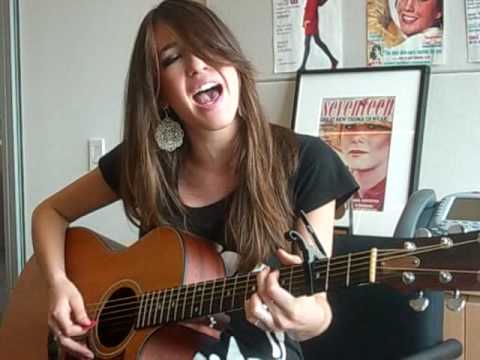 Kate Voegele sings for Seventeen
