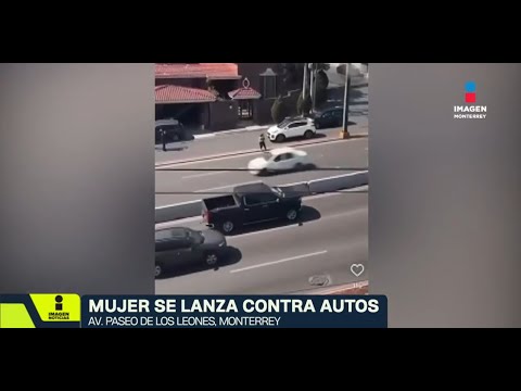 Joven se arroja contra un auto en Monterrey | Noticias MTY tercera emisión