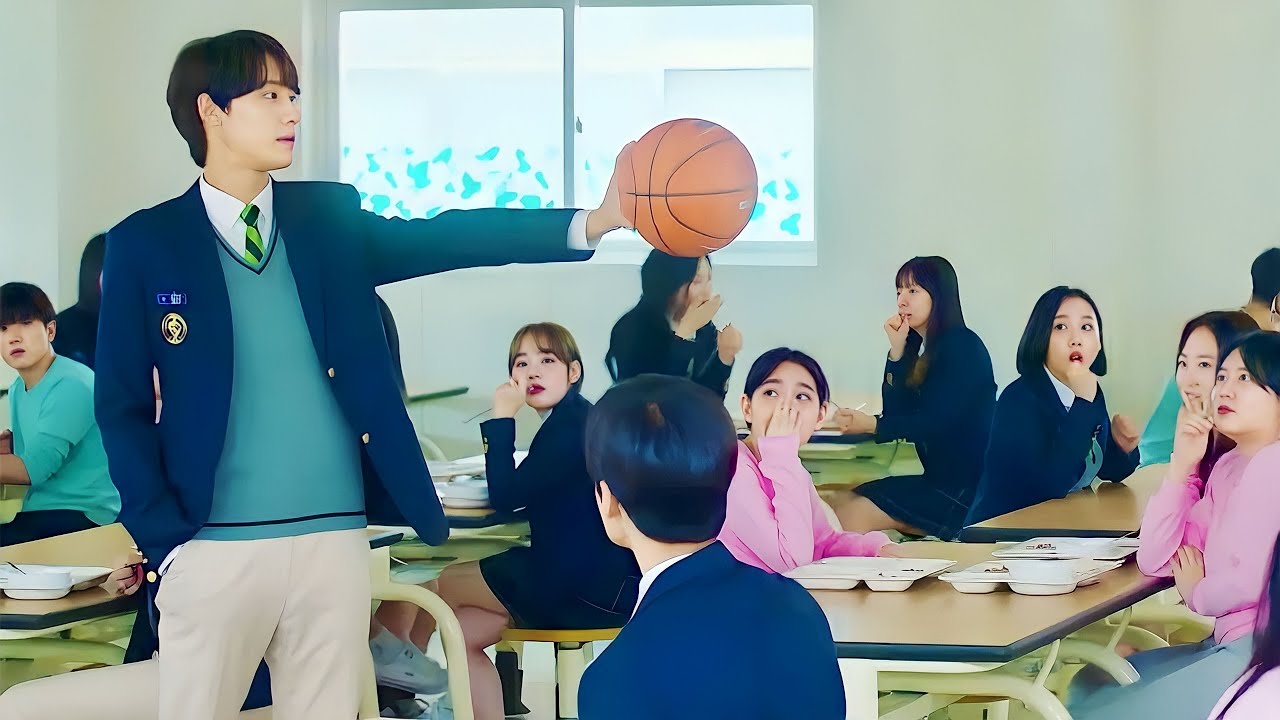 Homem de 50 Anos RENASCE com 17 e dá uma LIÇÃO nos BULLlES