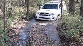 preview picture of video '2006 4th gen Toyota 4runner 4wheelin'