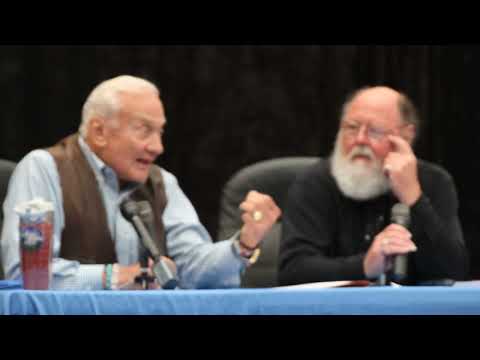BD 0442 Buzz Aldrin Talk at SDASM 2013