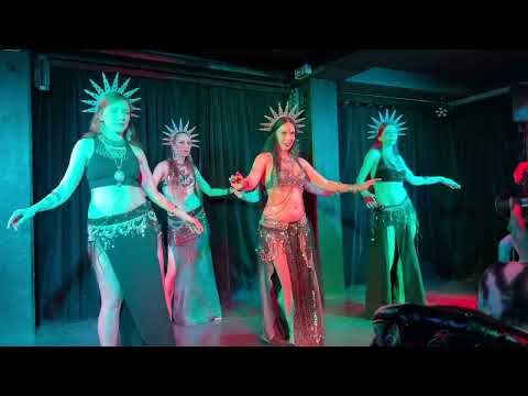 Glass Eaters® Level 1 Students at Marlene Bar & Bühne, 2023, „You and me“ - Disclosure