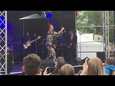 Shut up and dance with me - David Lindgren (Walk the moon cover) Junikalaset, Skövde 2/6 2017