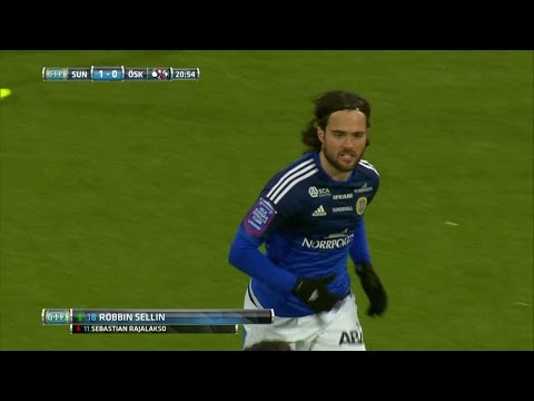 Rajalakso förd till sjukhus under matchen: "Tog sig för bröstet" - TV4 Sport