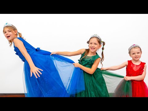 خمسة أطفال يظهرون كيفية التوافق فيما بينهم أثناء اللعب