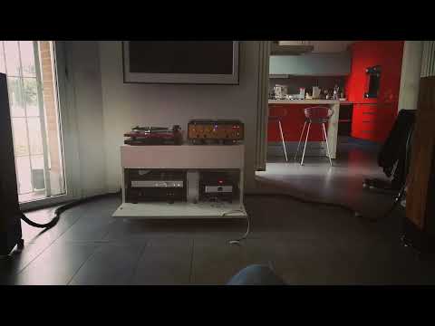 Holo Spring 3 KTE, Leben CS600, Living Voice IBX-R2 - Deep Bass