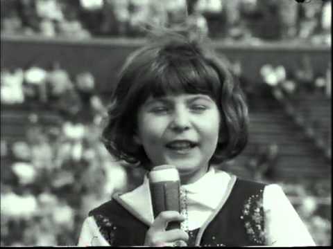 download lagu mp3 mp4 Klomp Met Zeiltje, download lagu Klomp Met Zeiltje gratis, unduh video klip Klomp Met Zeiltje