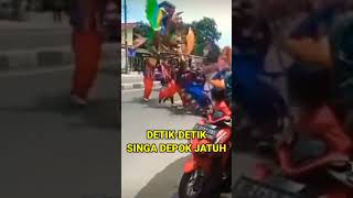 Download lagu detik-detik singa depok jatuh #shorts #viral #singadepok #karnaval #barongan #tragedi #jatuh #domba mp3