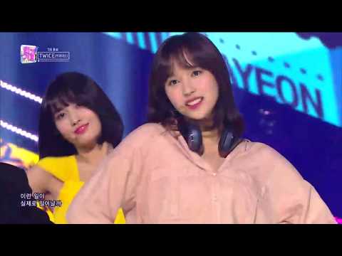 《CUTE》 TWICE - What Is Love? (트와이스) with MV costume at Inkigayo 180429