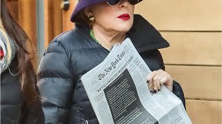 Bette Midler apologises after mocking Melania Trump's accent