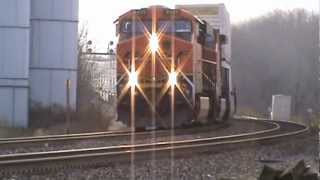 preview picture of video 'Stack Train at La Plata Signal Bridges'