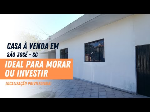Casa à Venda em São José - SC - Ideal para Morar ou Investir - Excelente Localização