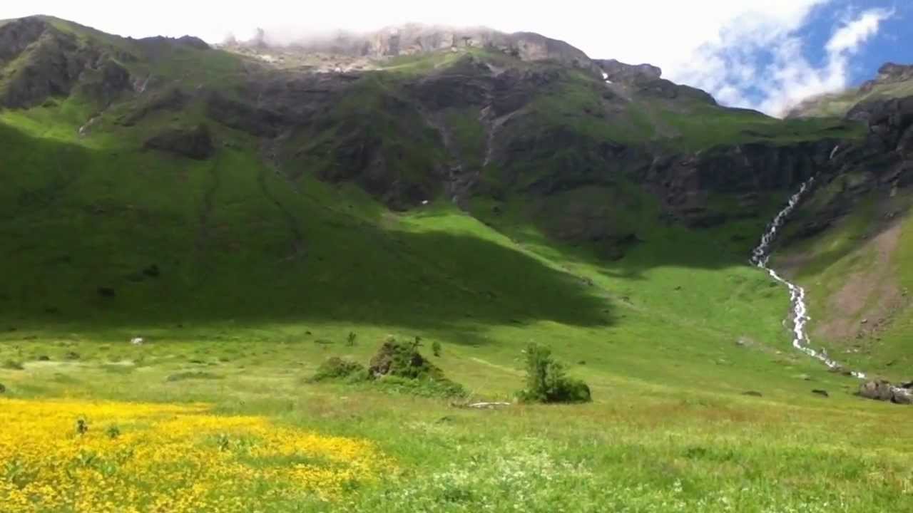 Immerse yourself in the sweeping views along the Blumental Panorama Trail.