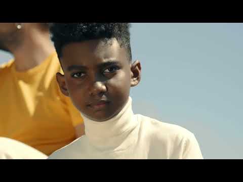 We are World Citizens, SOAN - La cigale et la fourmi (English/French Subtitles)