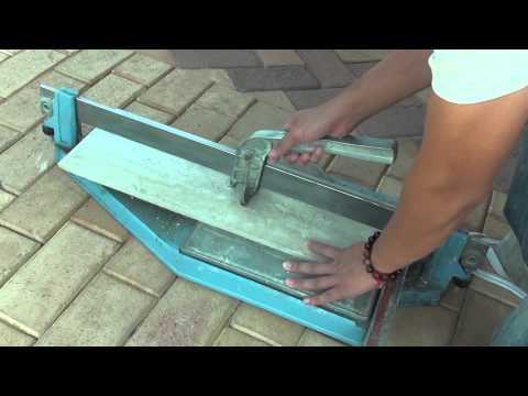 How to Cut Porcelain Tiles With a Tile Cutter