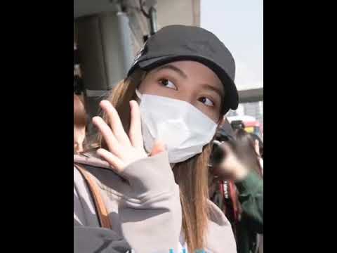 191019 BLACKPINK Jisoo & Lisa at airport