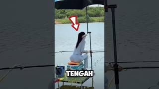 Download lagu What Happened When This Woman's Fishing Rod Was Stung by an Unexpected Fish ⁉️🥰#shorts mp3