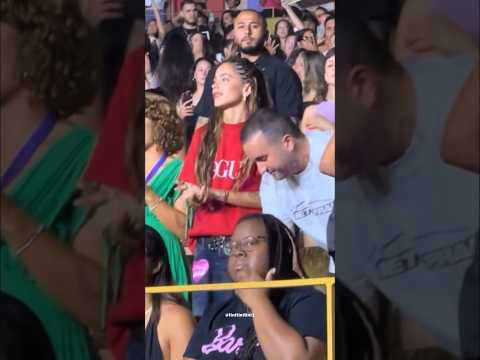 TINI en el show de Young Miko en Miami, Estados Unidos. @TiniStoessel @itsyoungmiko