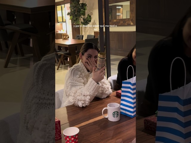 Vídeo relacionado con Divertidos aretes de bolas de Navidad, aretes divertidos de bolas de Navidad, aretes divertidos de gota, bonitos aretes feos de Navidad, regalo de broma de Navidad, Metal