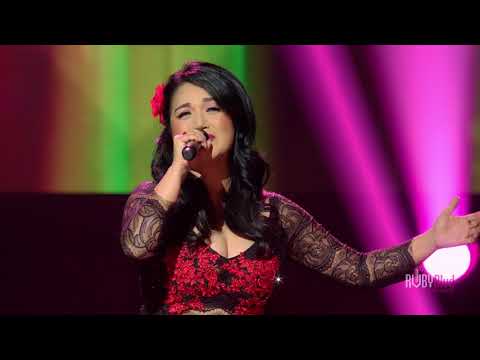 Thể hiện bởi Lâm Thúy Vân