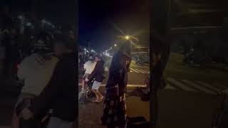 Download lagu Aksi balap liar berhasil di gagalkan oleh polisi yang menyamar sebagai penonton mp3