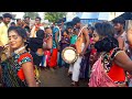 வாலிபருக்கு ஏத்த ரெண்டு இளம் பெண் ஜோ�