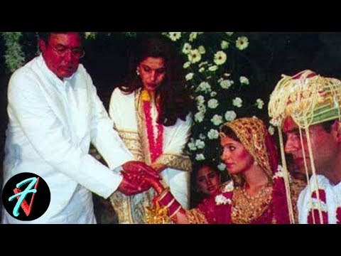 download lagu mp3 mp4 Twinkle Khanna Wedding Pics, download lagu Twinkle Khanna Wedding Pics gratis, unduh video klip Twinkle Khanna Wedding Pics
