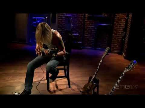 Richie Faulkner of Judas Priest rocks incredible guitar solo