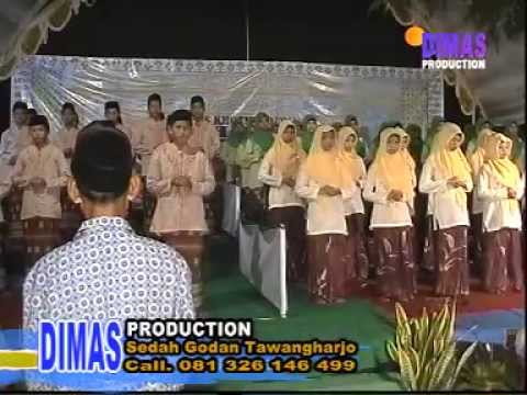 PROSES PEMBAGIAN SYAHADAH + SOLAWAT Haflah khotmil qur'an pp darul ulum rejosari grobogan 2014