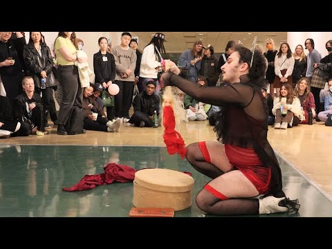 JENNA CARLIE : LOOKING AT YOU, LOOKING AT ME